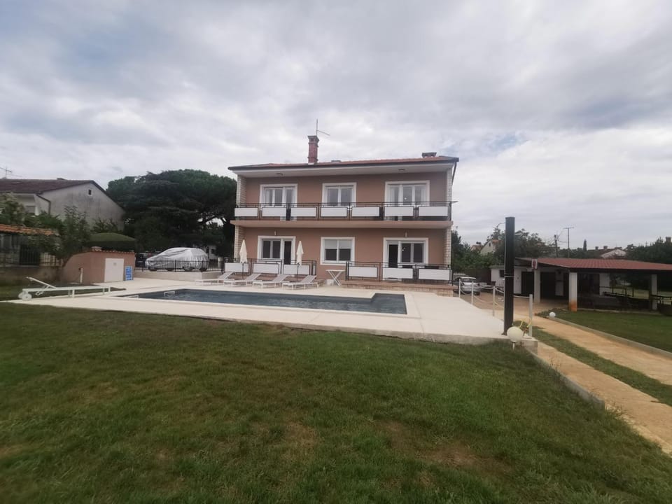 Property building, Natural landscape, Garden, Garden view