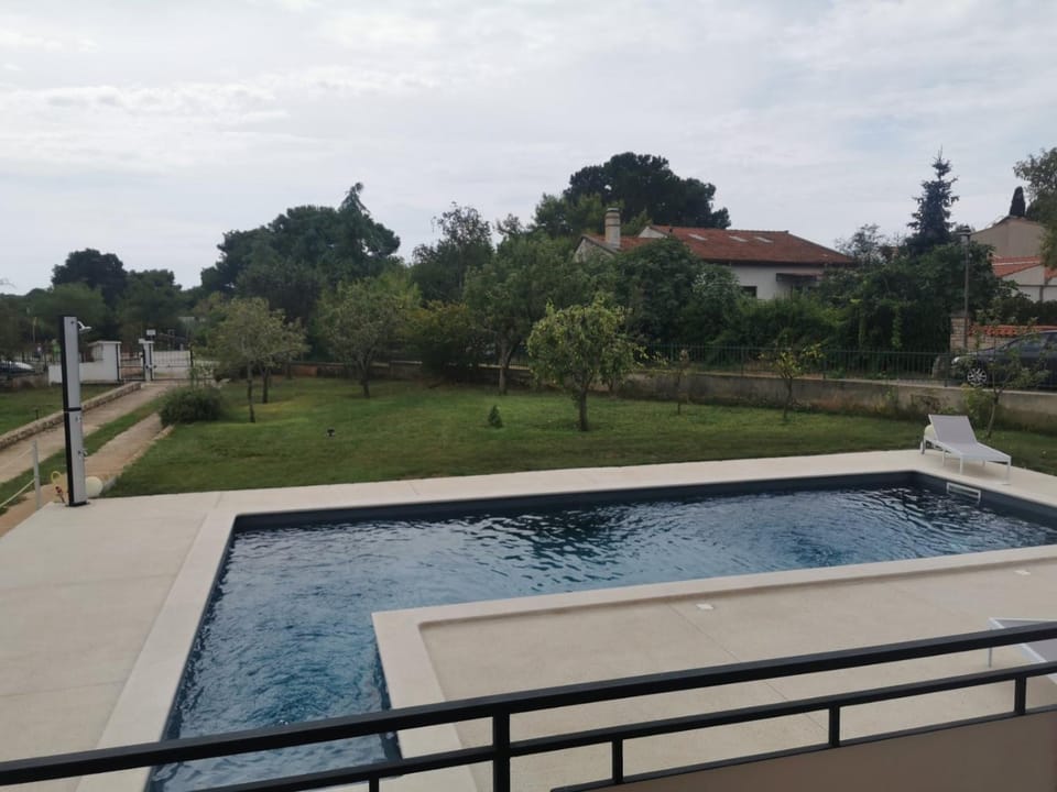 Pool view, Swimming pool