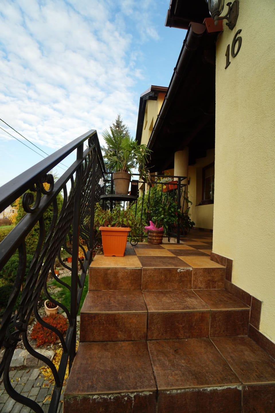 Patio, Facade/entrance