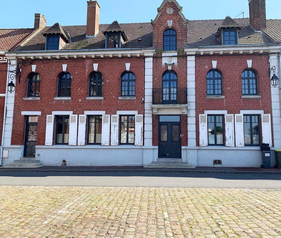 Property building, Facade/entrance