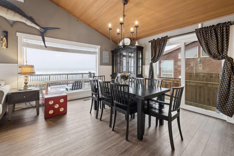 Neptune's Watch House in Gleneden Beach