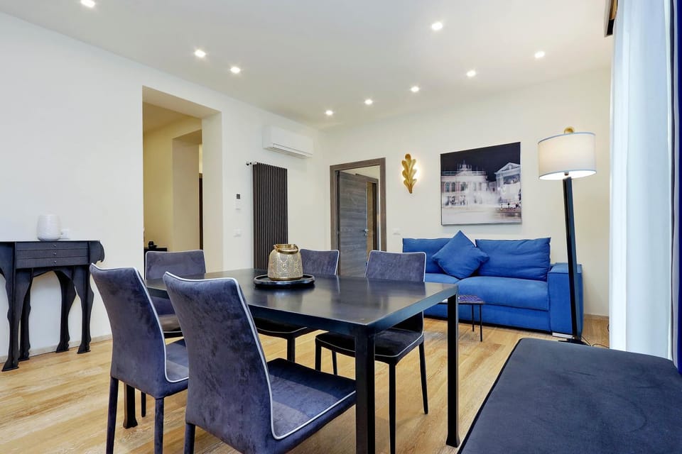 Seating area, Dining area