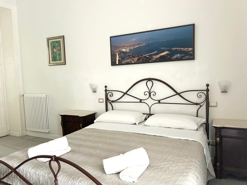Ciro a Maschio Angioino Bed and Breakfast in Naples