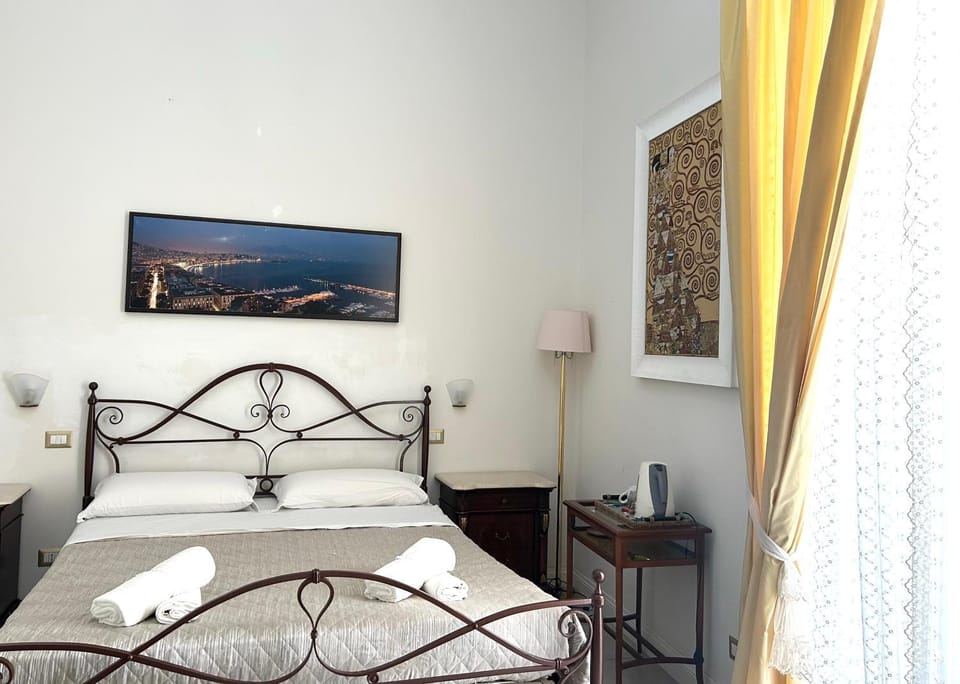 Ciro a Maschio Angioino Bed and Breakfast in Naples