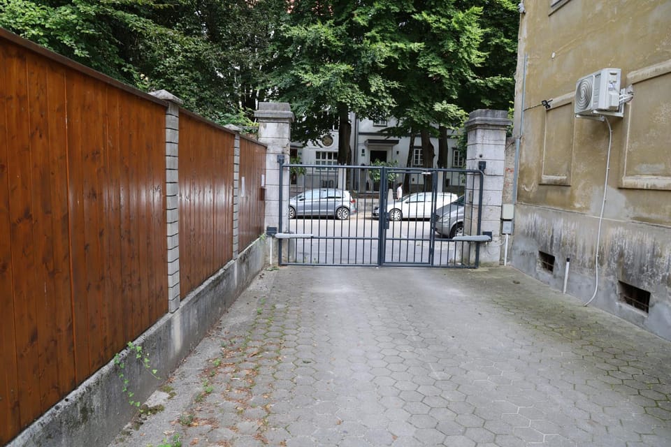 Facade/entrance, Street view