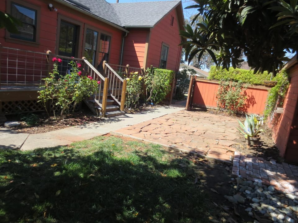 Historic Santa Rosa Cottage House in Santa Rosa