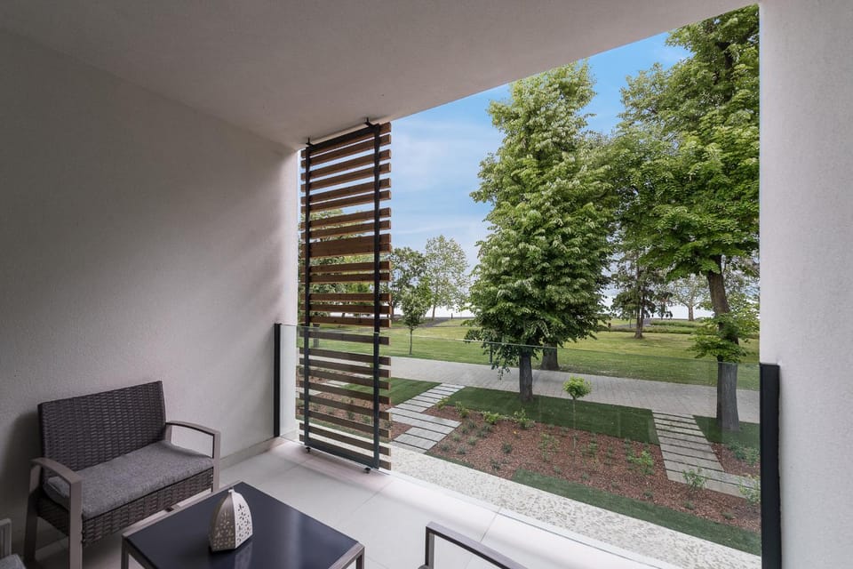 Balcony/Terrace, Garden view