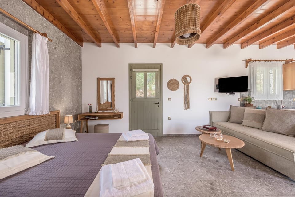 Sophia's Ralaki Cottage House in Milos