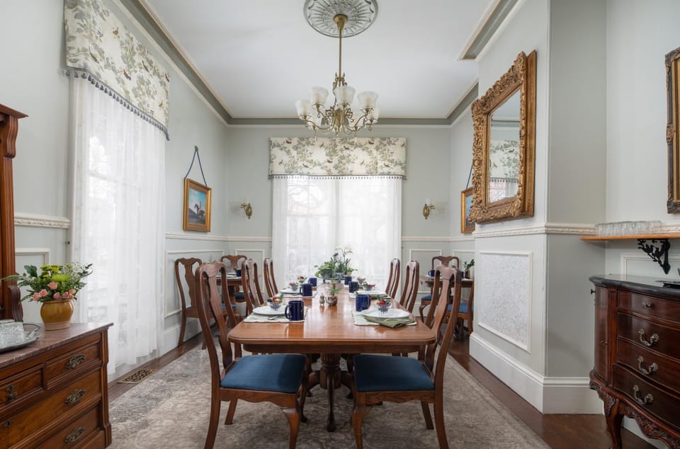 Dining area, Breakfast