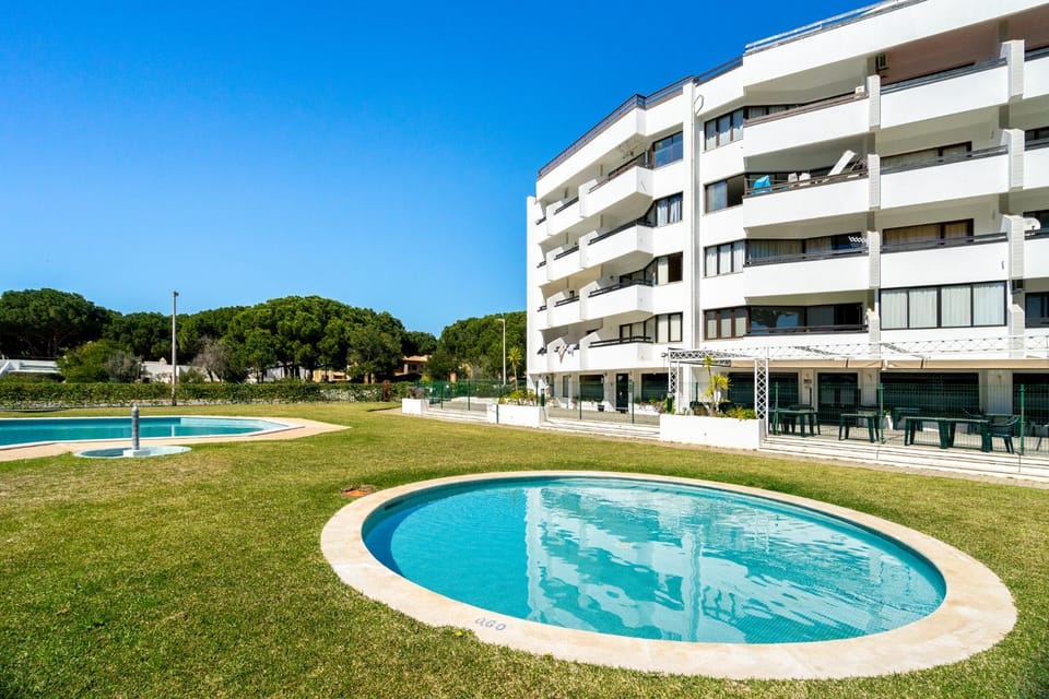 Property building, Garden, Swimming pool