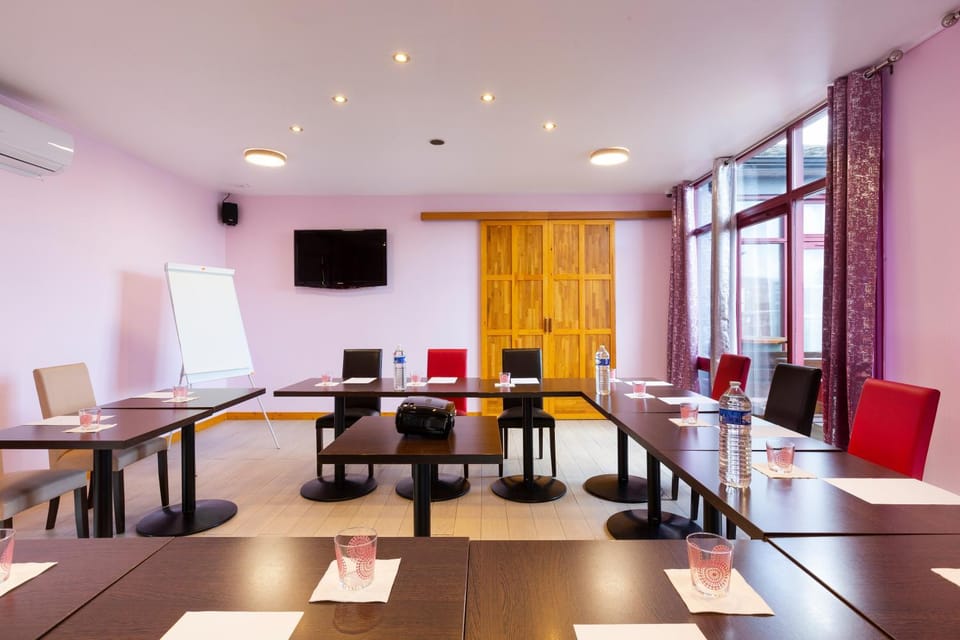 Meeting/conference room