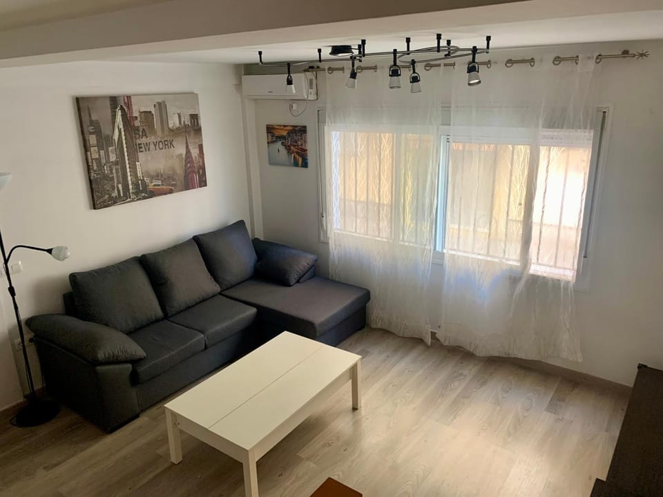Duplex a 3 minutos de playa de la victoria Cadiz Apartment in Cadiz