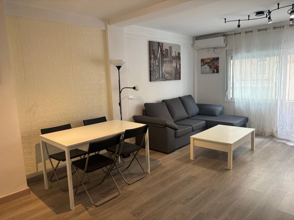 Duplex a 3 minutos de playa de la victoria Cadiz Apartment in Cadiz