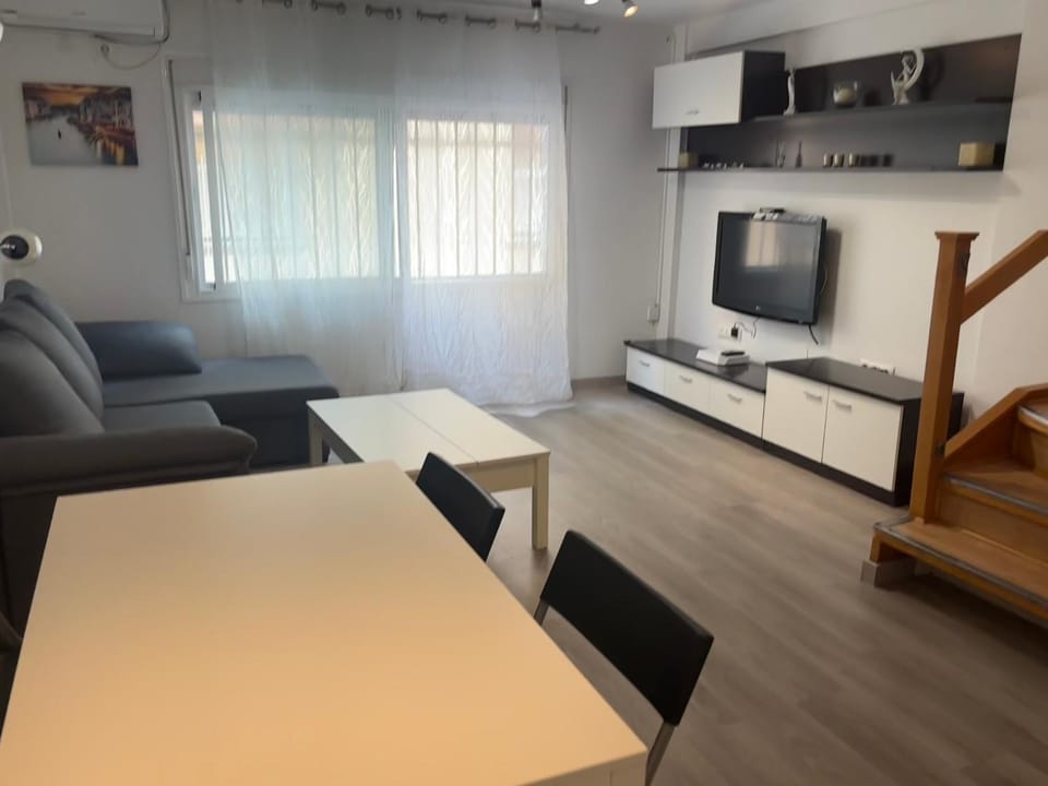 Duplex a 3 minutos de playa de la victoria Cadiz Apartment in Cadiz