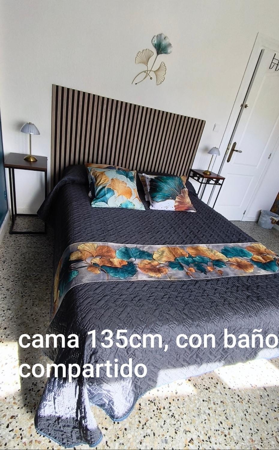 Photo of the whole room, Bedroom