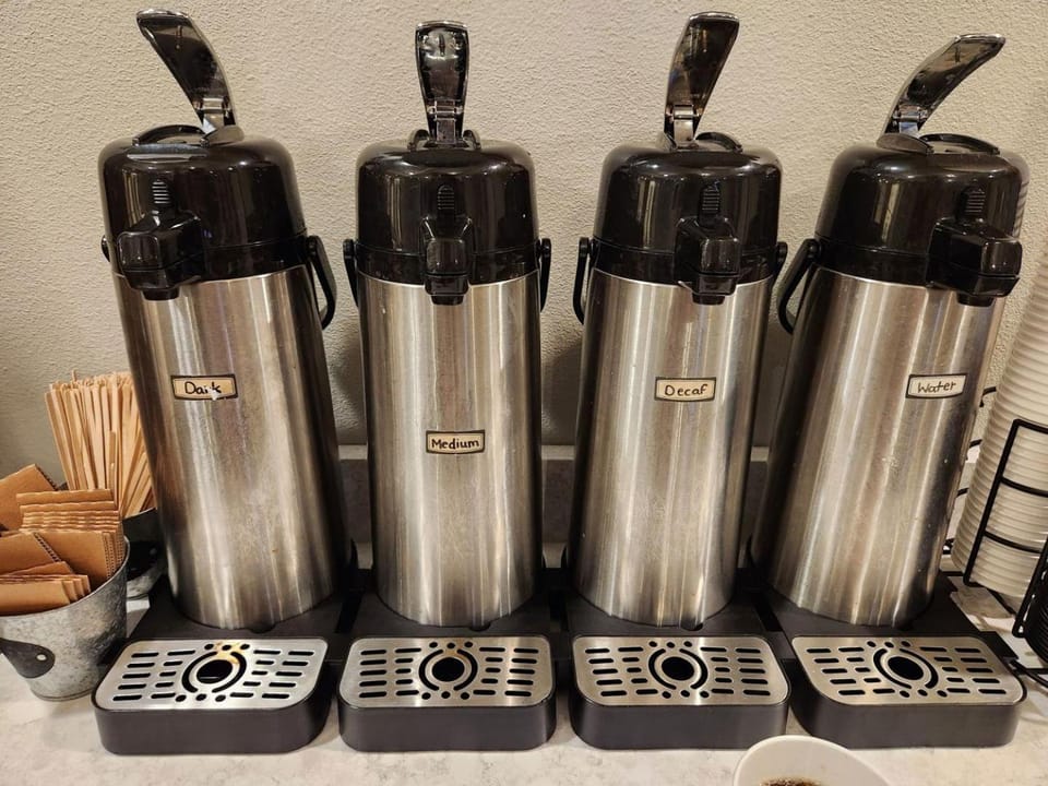Coffee/tea facilities, Breakfast