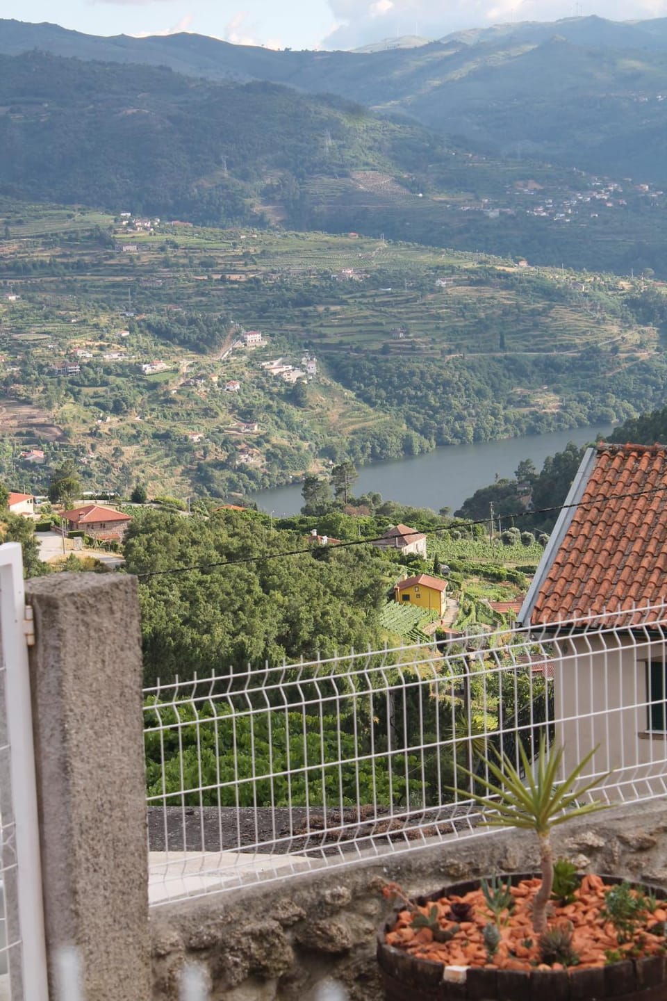 Natural landscape, Balcony/Terrace, Mountain view, River view