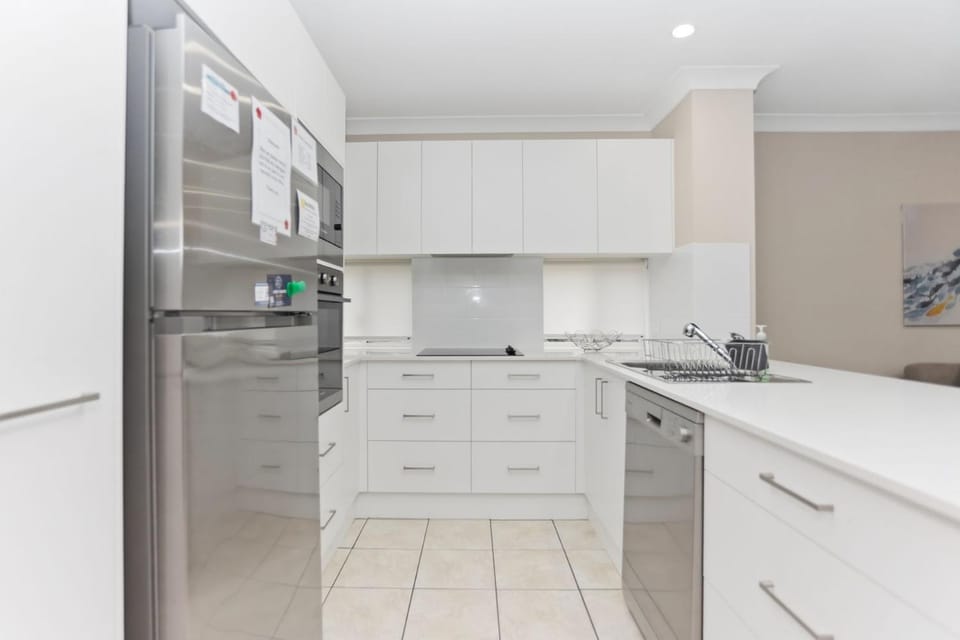 Aquarius Townhouse House in Hawks Nest