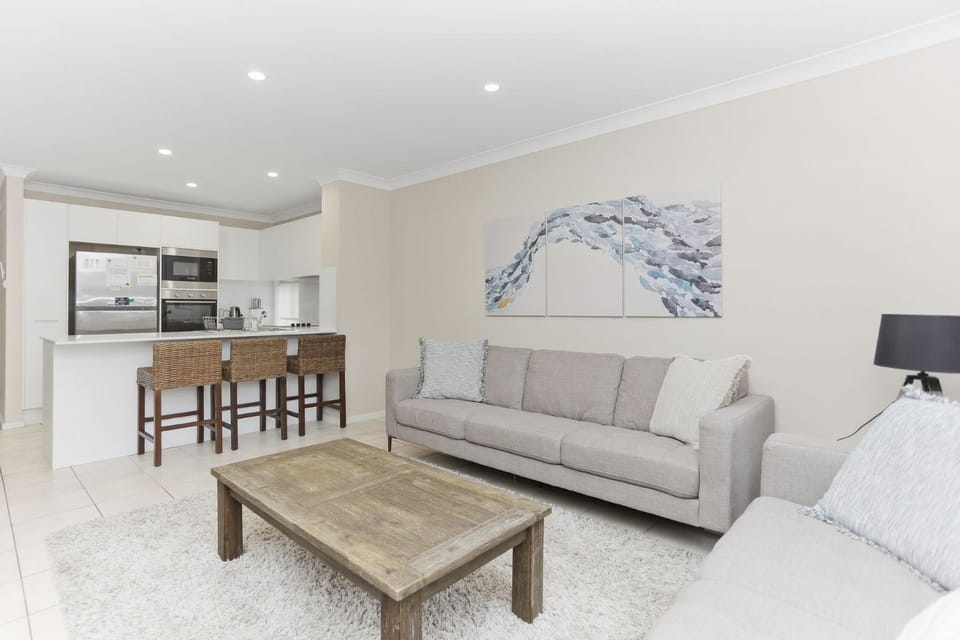 Aquarius Townhouse House in Hawks Nest