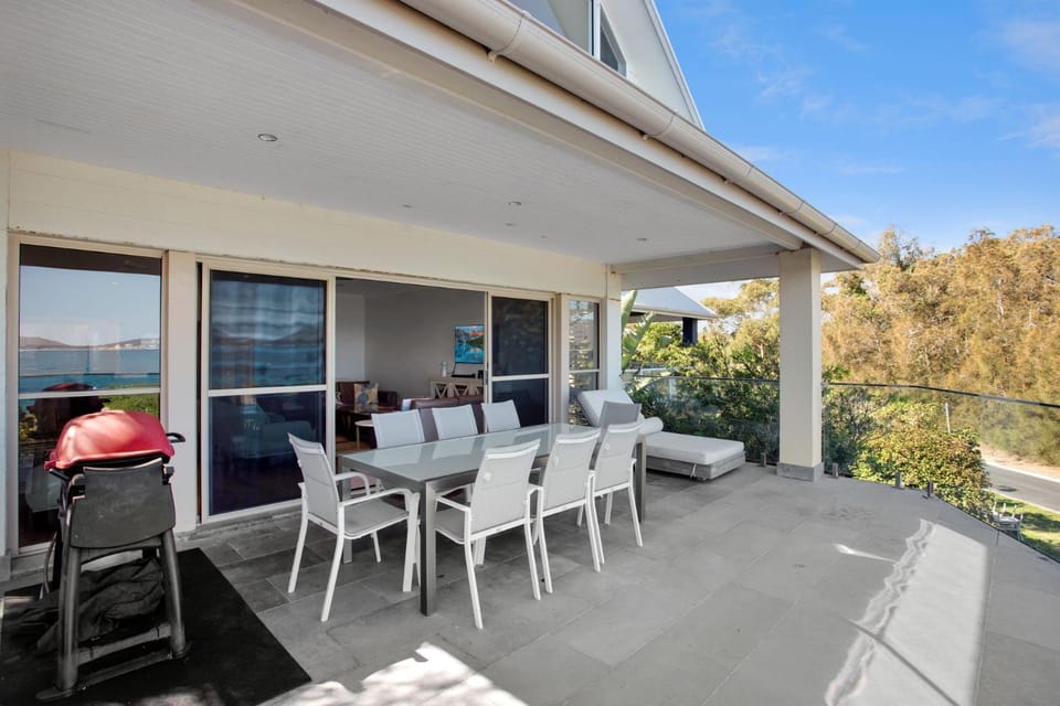 Bays Edge House in Hawks Nest