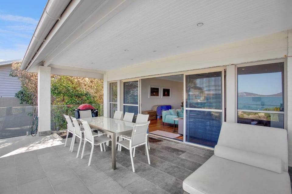 Bays Edge House in Hawks Nest