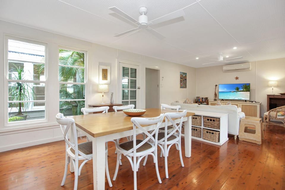 Beach Shack House in Hawks Nest