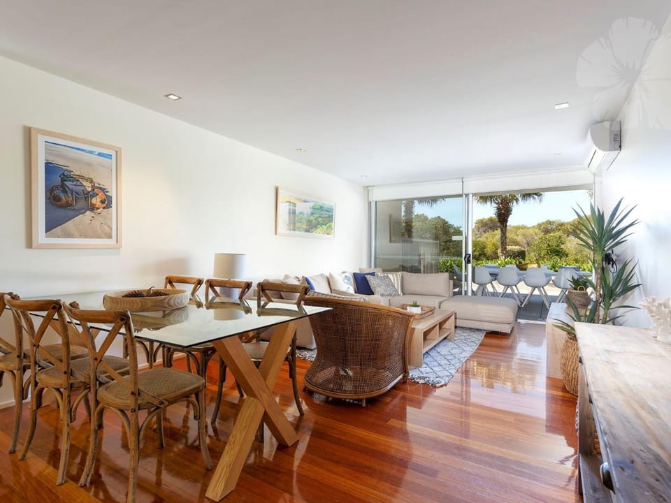 Bennetts by the Beach House in Hawks Nest