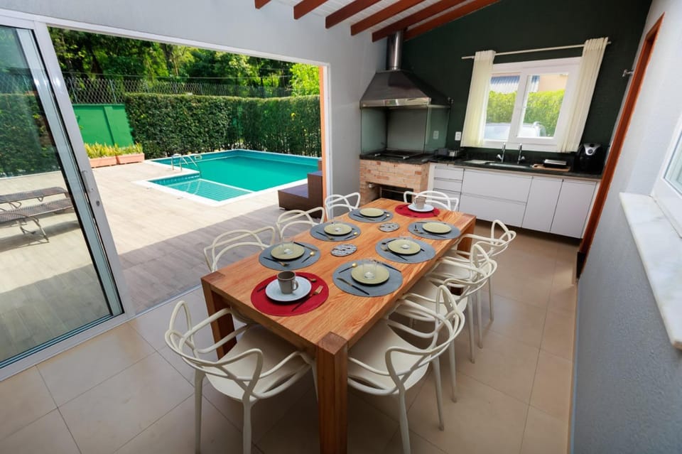 Patio, Dining area, Pool view, Swimming pool, sunbed