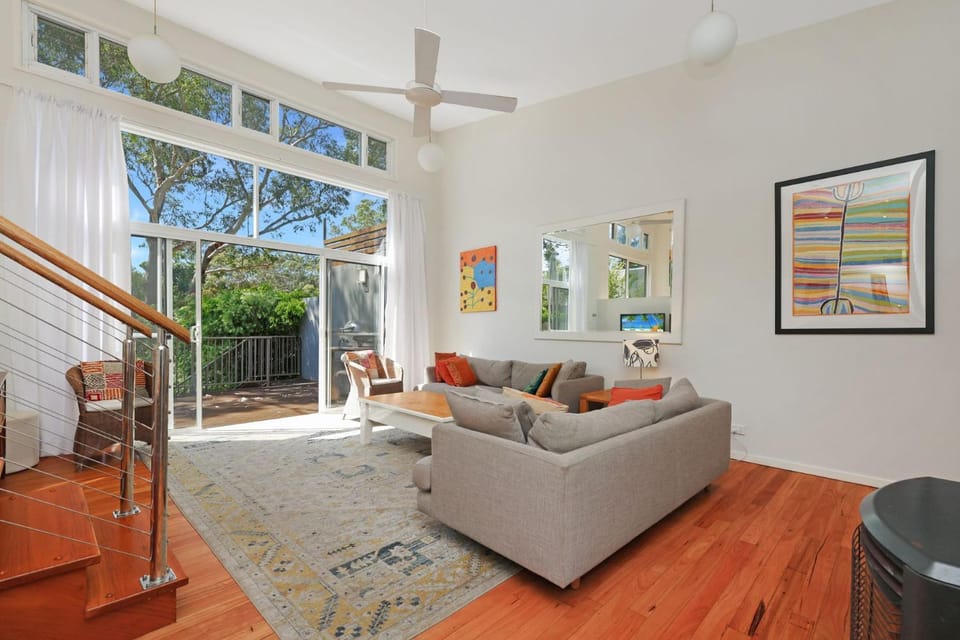 Gumbeachy Pet Friendly Free WiFi House in Hawks Nest