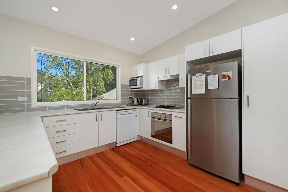 Gumbeachy Pet Friendly Free WiFi House in Hawks Nest