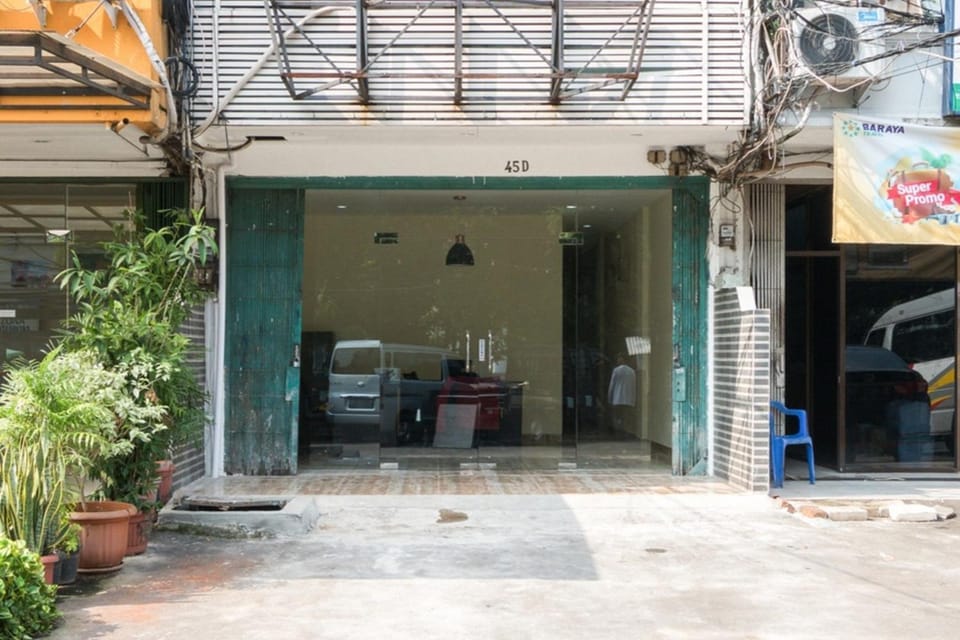 Facade/entrance