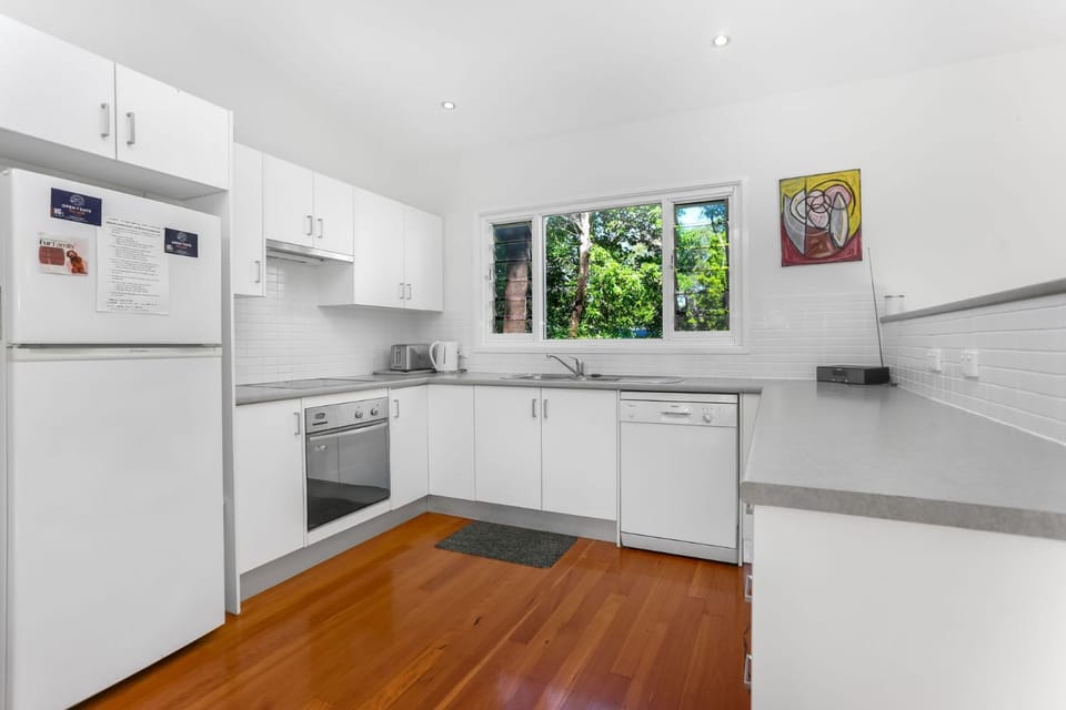 Ocean Nest Pet Friendly House in Hawks Nest