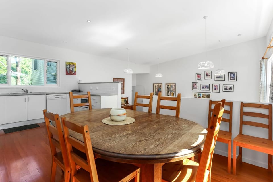 Ocean Nest Pet Friendly House in Hawks Nest