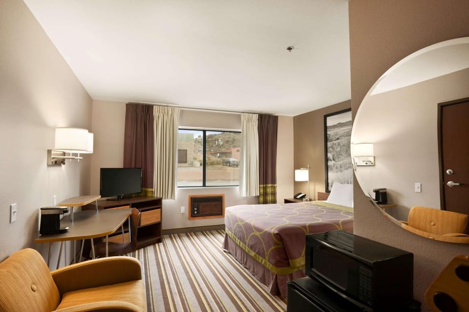 Photo of the whole room, On site