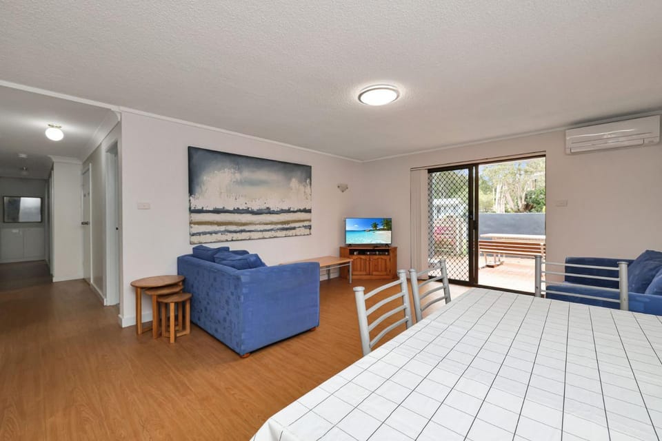 Providence 1 - Beachside Ground Floor Apartment House in Hawks Nest