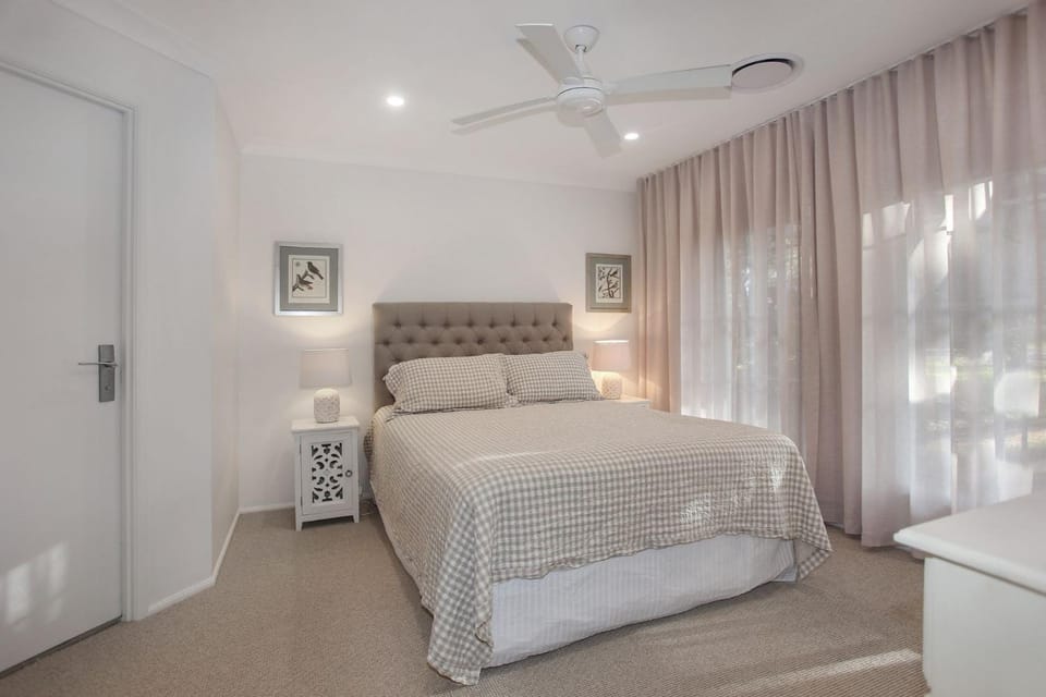 Vitamin Sea Pet Friendly House in Hawks Nest