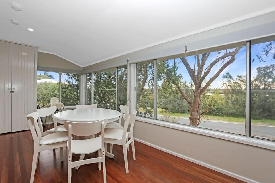 River Views Pet Friendly House in Hawks Nest