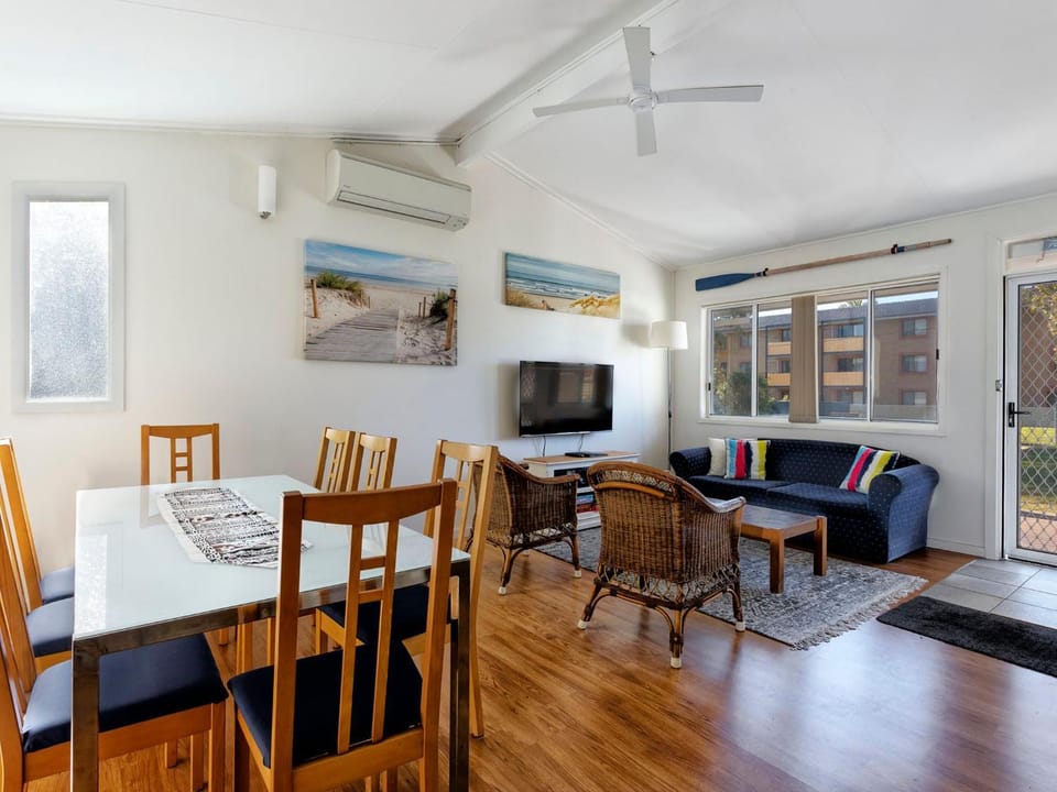Surfs Up House in Hawks Nest