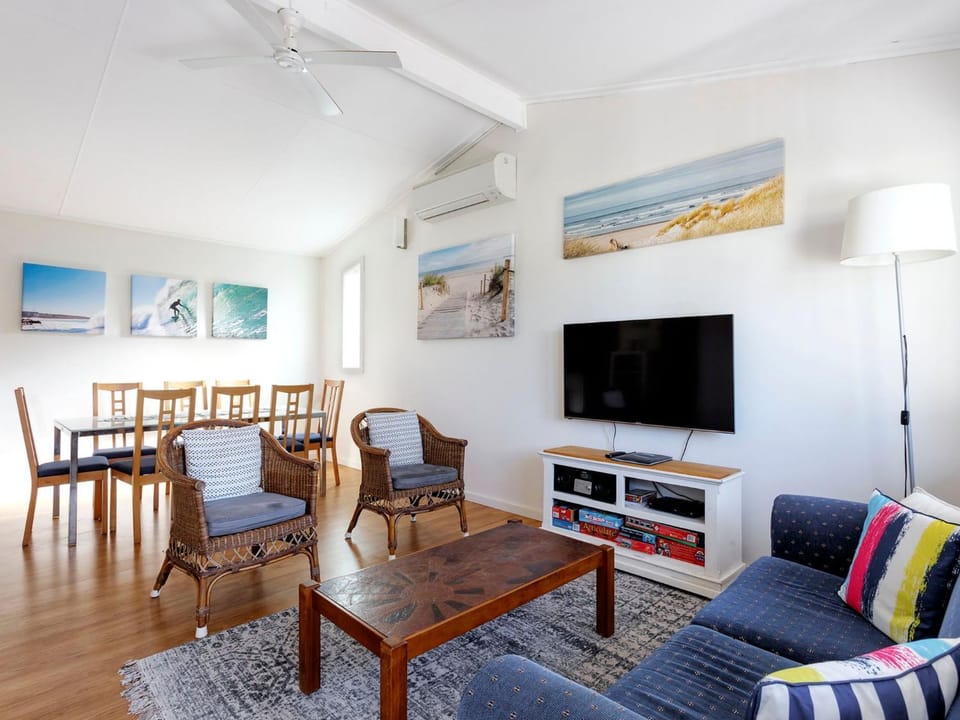 Surfs Up House in Hawks Nest