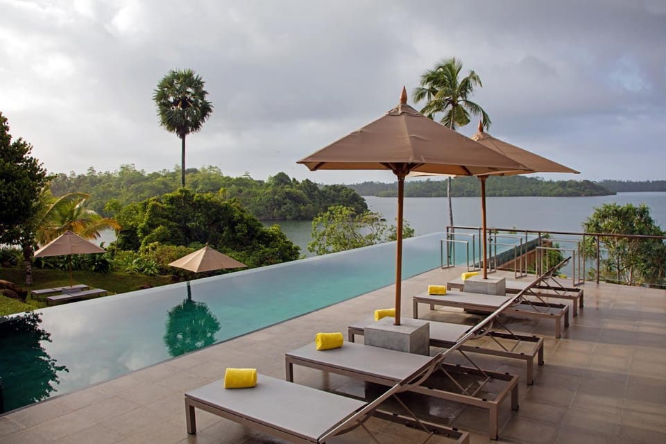 Lake view, Pool view, Swimming pool, sunbed