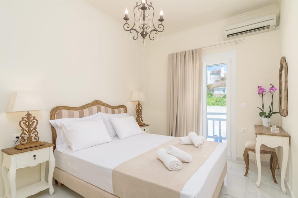 Bed, Balcony/Terrace, Photo of the whole room, Bedroom