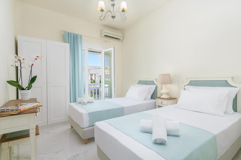 Bed, Balcony/Terrace, Photo of the whole room, Bedroom