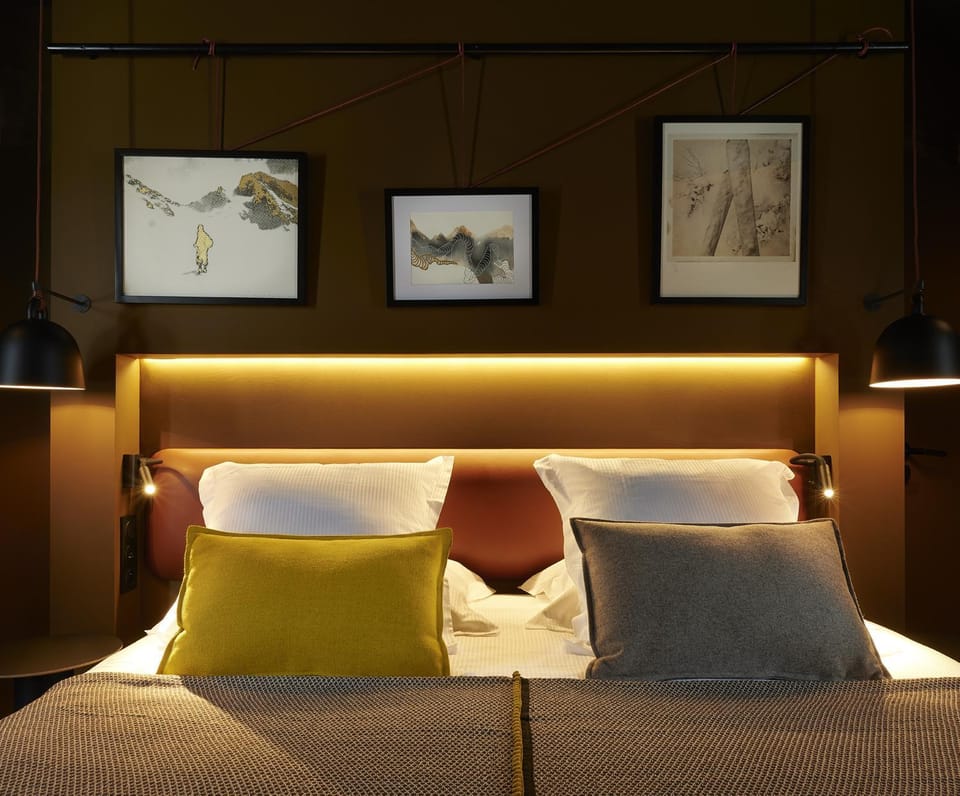 Bed, Bedroom