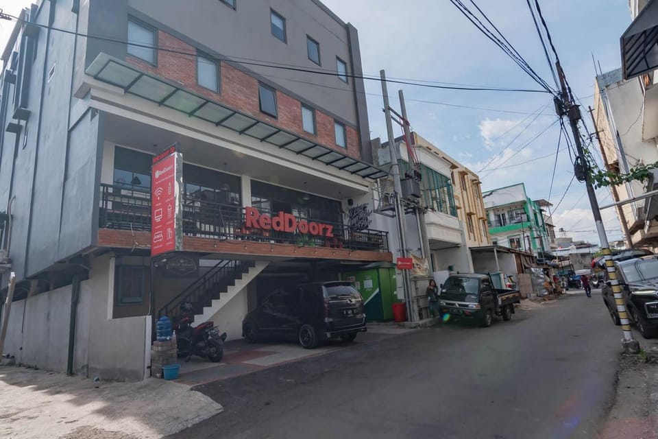 Facade/entrance