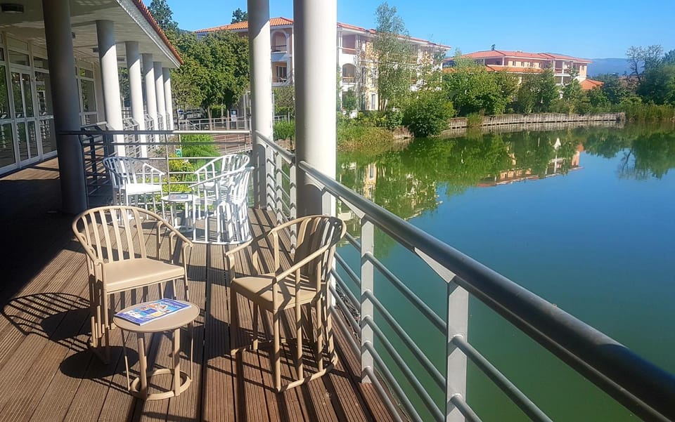 Balcony/Terrace, Lake view