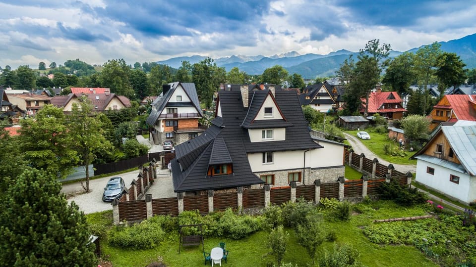 Property building, Day, Bird's eye view
