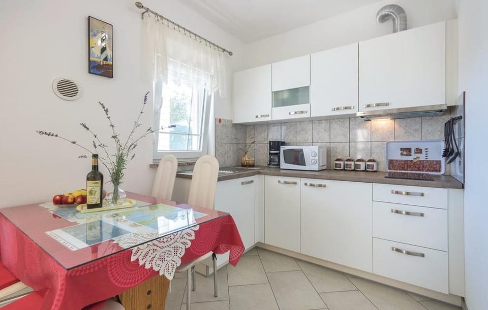 Apartmani Lisičak A2+2 Apartment in Peroj