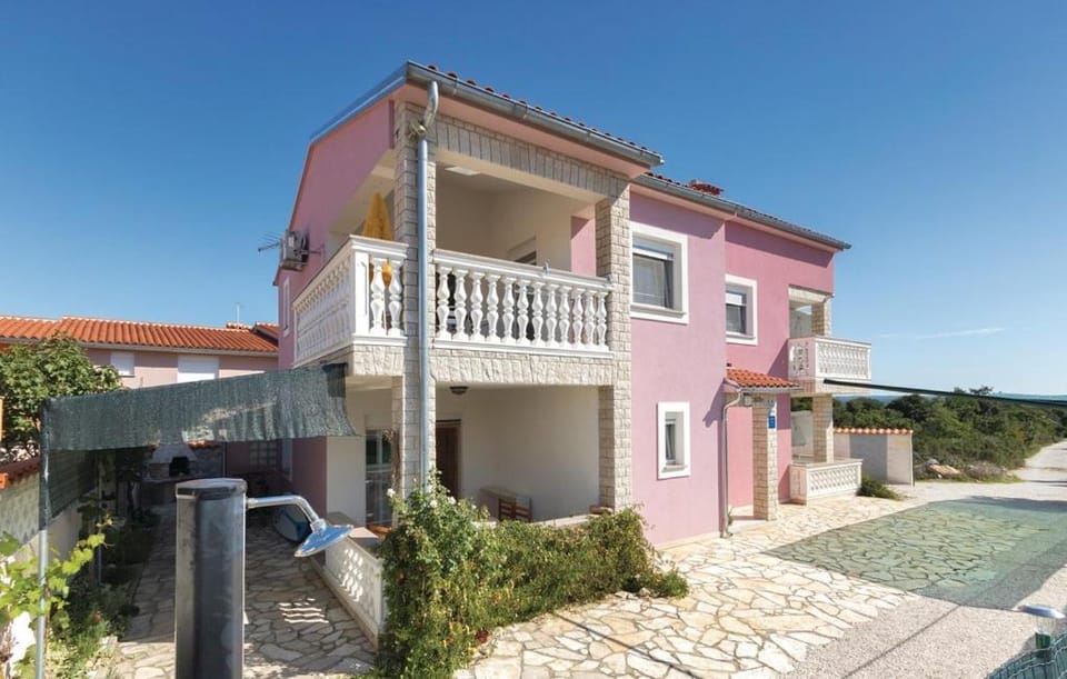 Apartmani Lisičak A2+2 Apartment in Peroj