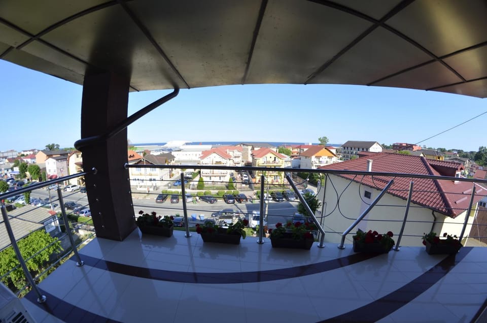 Balcony/Terrace, City view, Sea view, Street view