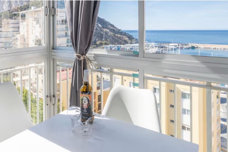 Dining area, City view, Mountain view, Sea view